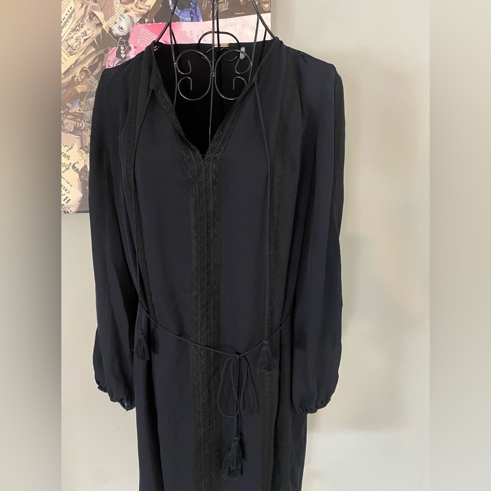 Elie Tahari Navy Dress with Black Lace Detailing Size 4💕